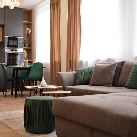 Beautiful And Stylish 2 Bedroom Apartment In The City Center And In The Pedestrian Zone براتسيلافا المظهر الخارجي الصورة