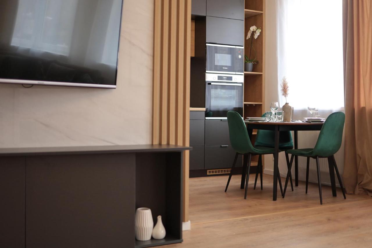 Beautiful And Stylish 2 Bedroom Apartment In The City Center And In The Pedestrian Zone براتسيلافا المظهر الخارجي الصورة