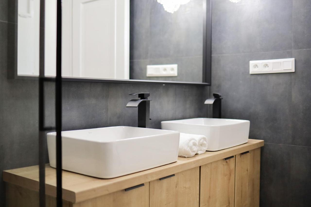 Beautiful And Stylish 2 Bedroom Apartment In The City Center And In The Pedestrian Zone براتسيلافا المظهر الخارجي الصورة